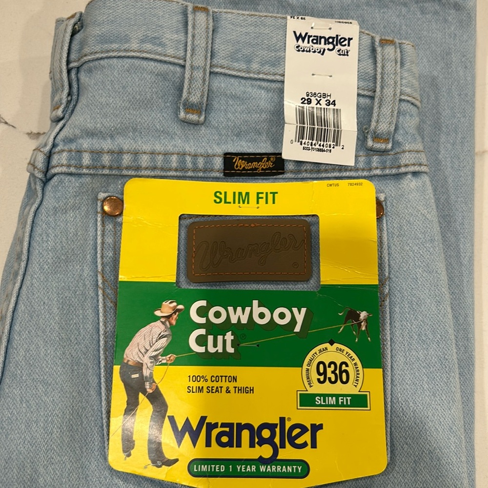 Men’s Wrangler Cowboy Cut Slim Fit Jeans 29x34.  Brand new with tags